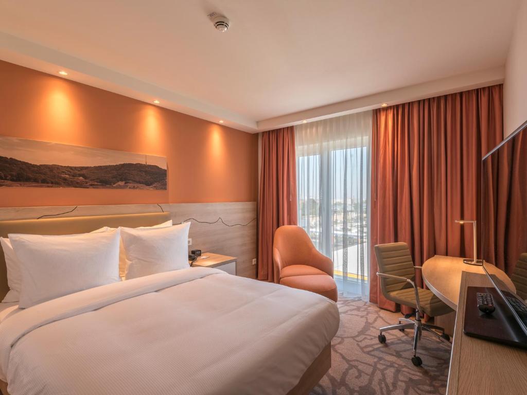 Отель Hampton By Hilton Freiburg Экстерьер фото