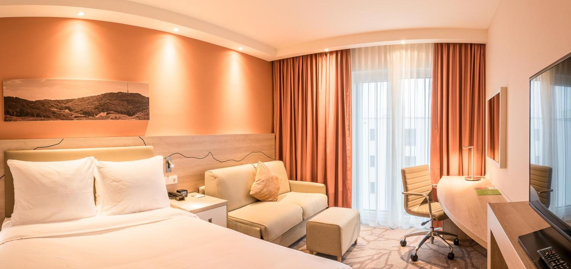 Отель Hampton By Hilton Freiburg Экстерьер фото
