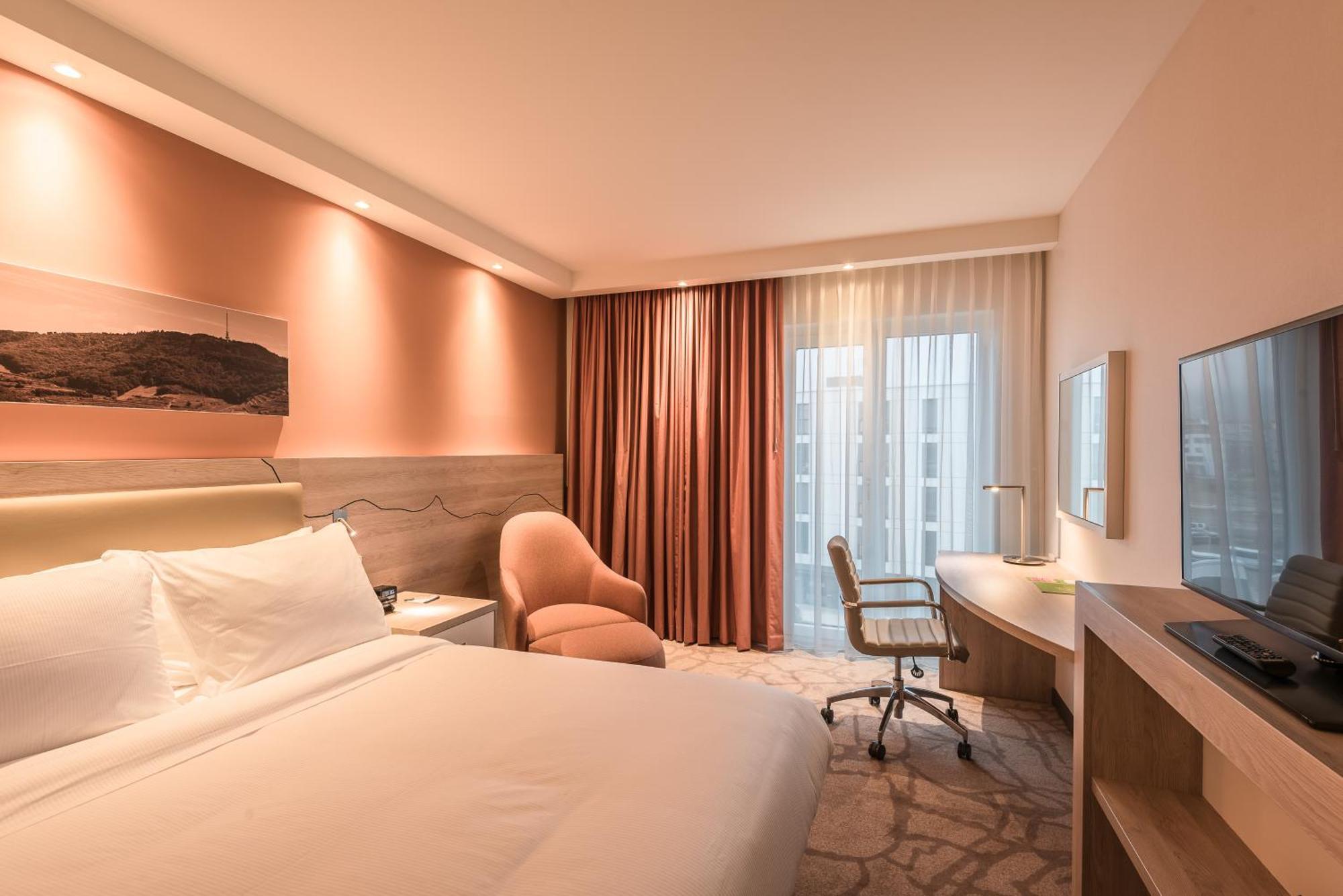 Отель Hampton By Hilton Freiburg Экстерьер фото