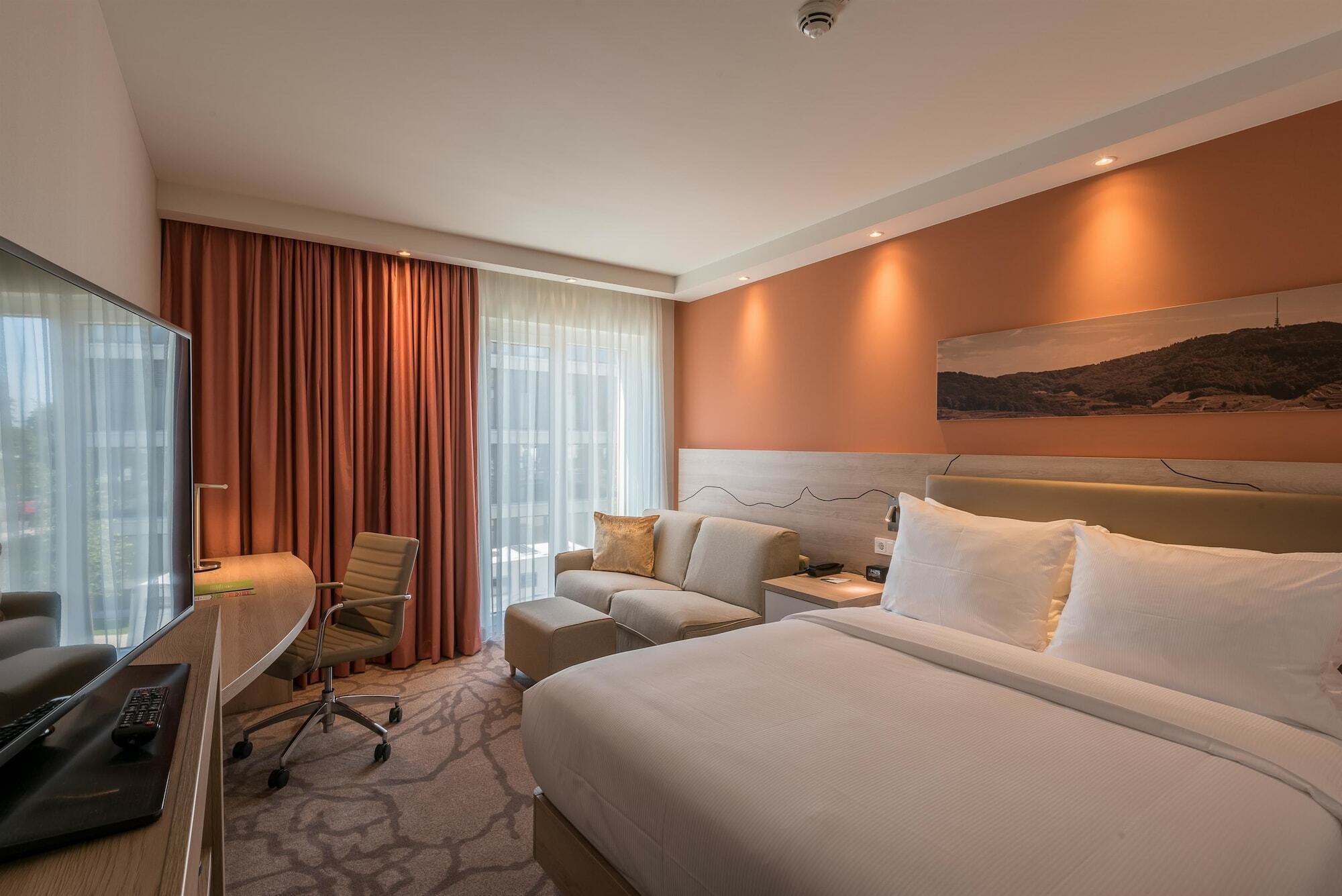 Отель Hampton By Hilton Freiburg Экстерьер фото